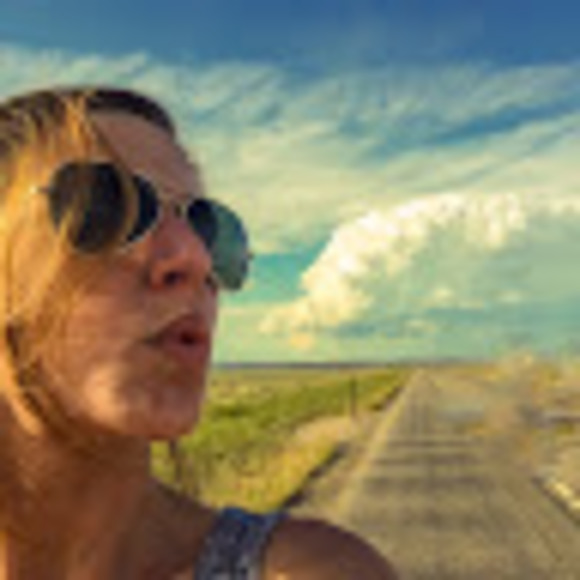 Meet your Posher, Sarah - Picture 1 of 1